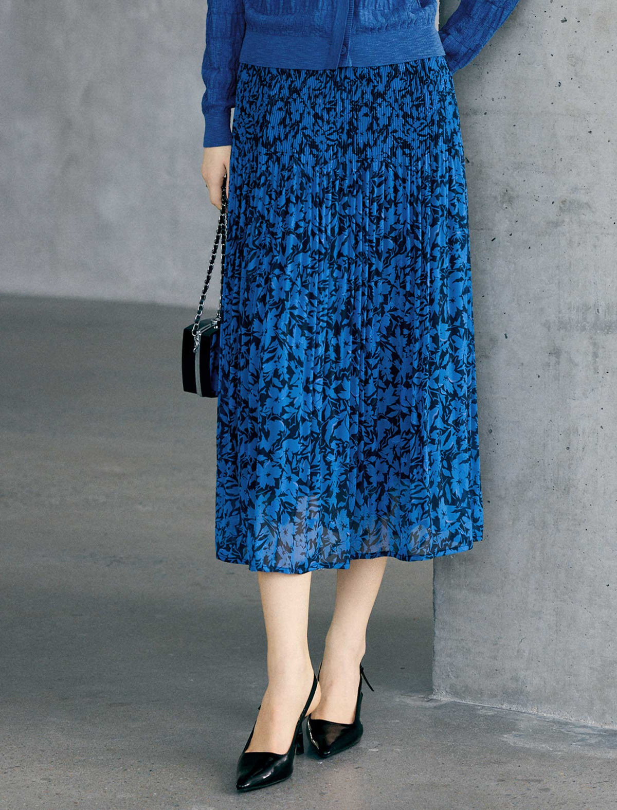 Abstract Print Pleated A-Line Midi Skirt