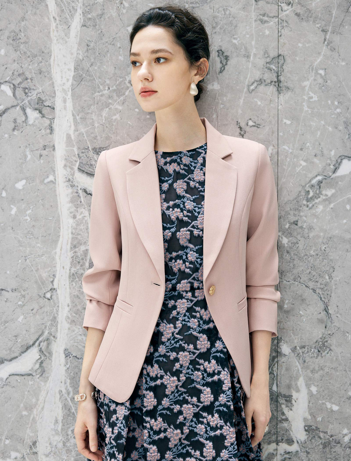 Single Gold Button Fitted Short Blazer