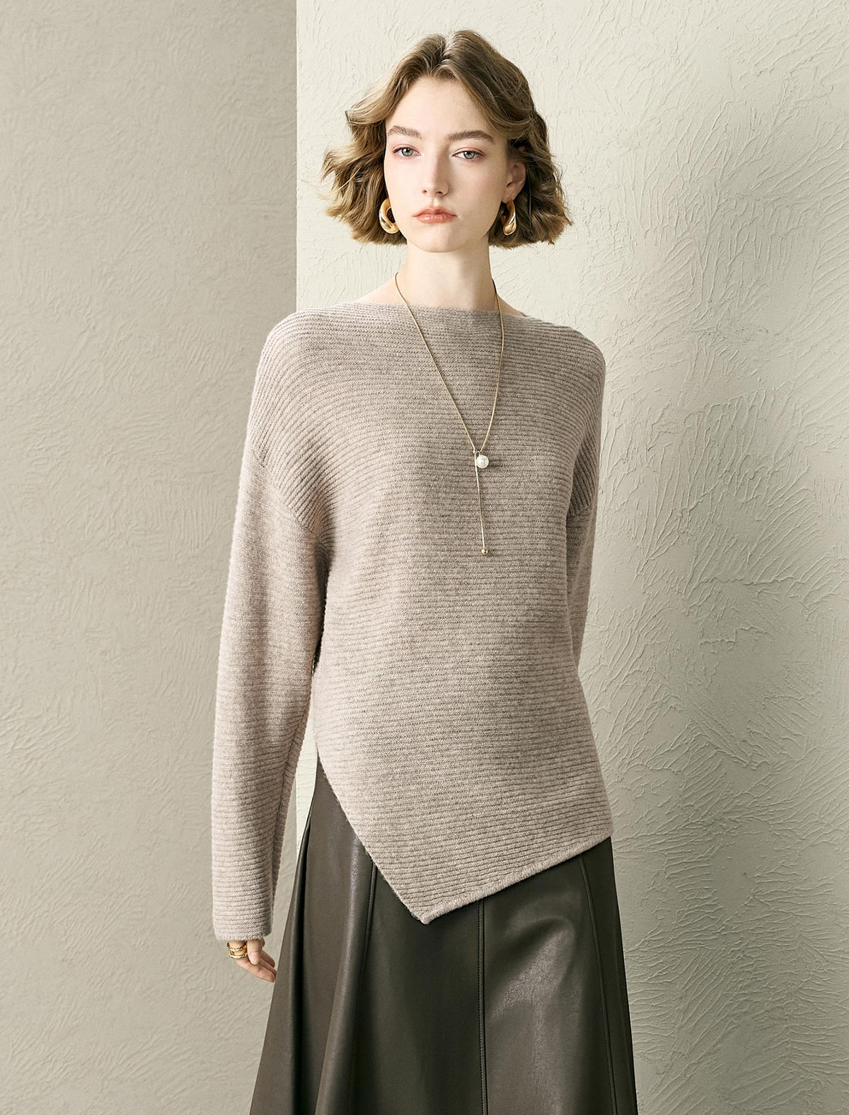 100% Wool Asymmetric Hem Rib Knit Sweater