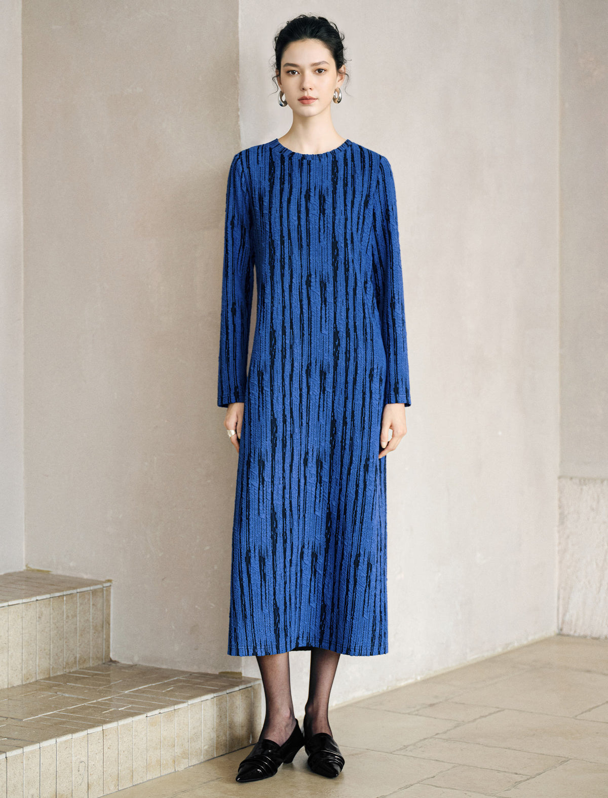 Abstract Stripe Belted Long Sleeve Midi Dress