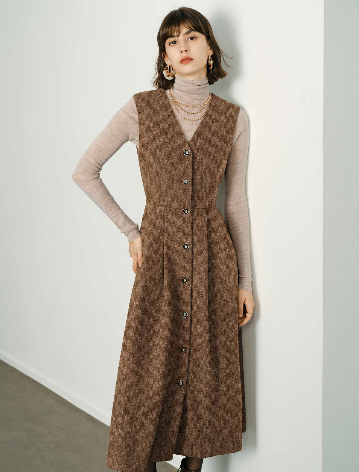 Wool V-Neck Minimalist Sleeveless Midi Dress