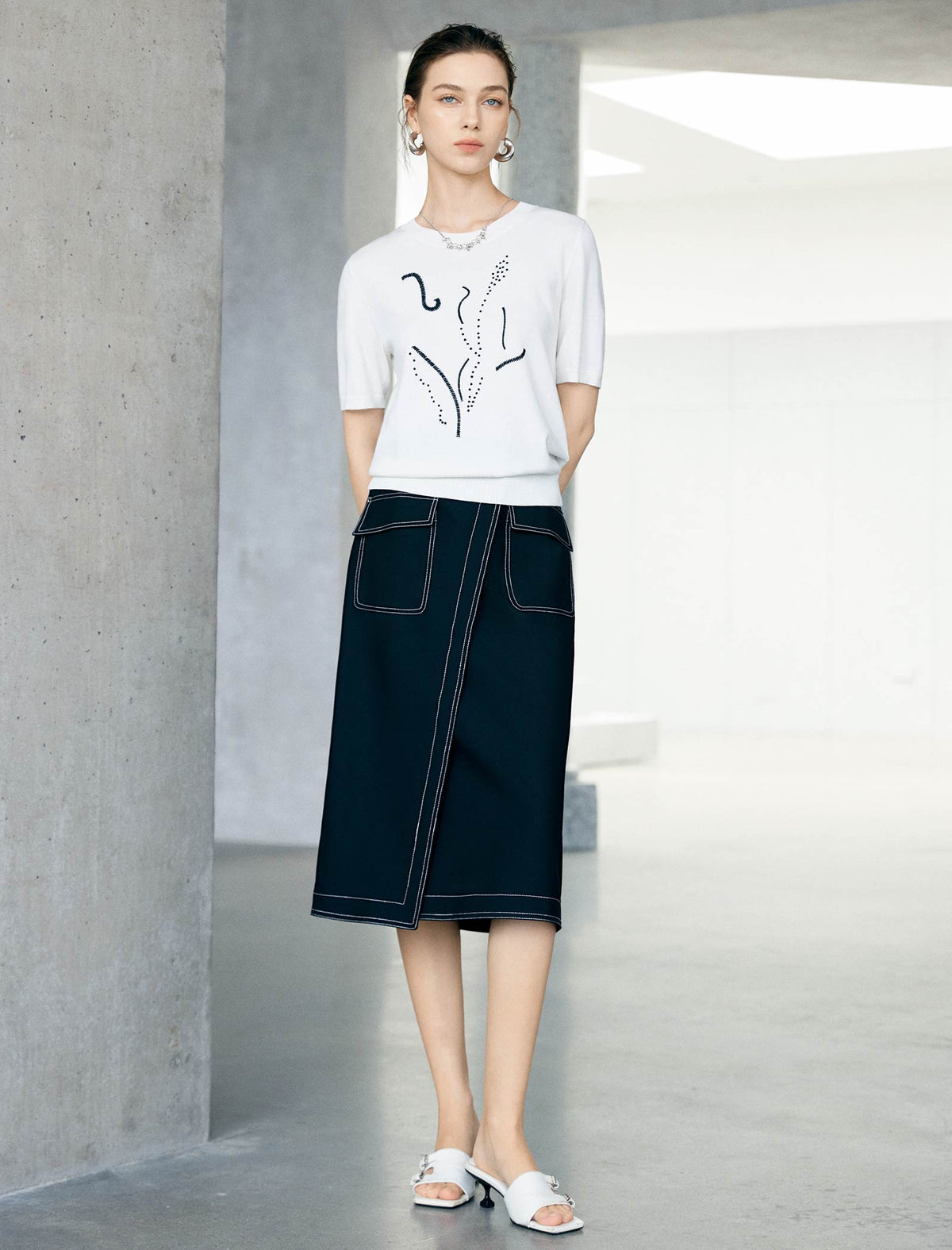 Abstract Floral Embroidered Knit Short Sleeve Top