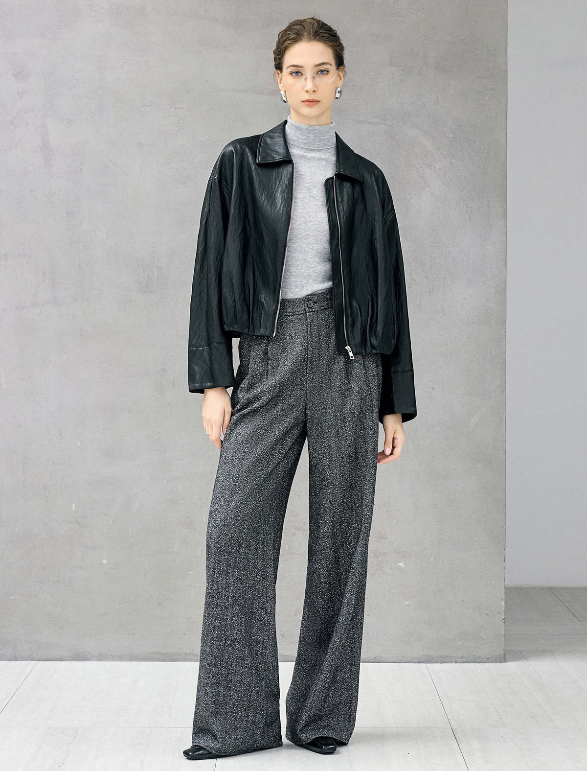 Black Lapel Zipper Closure Jacket