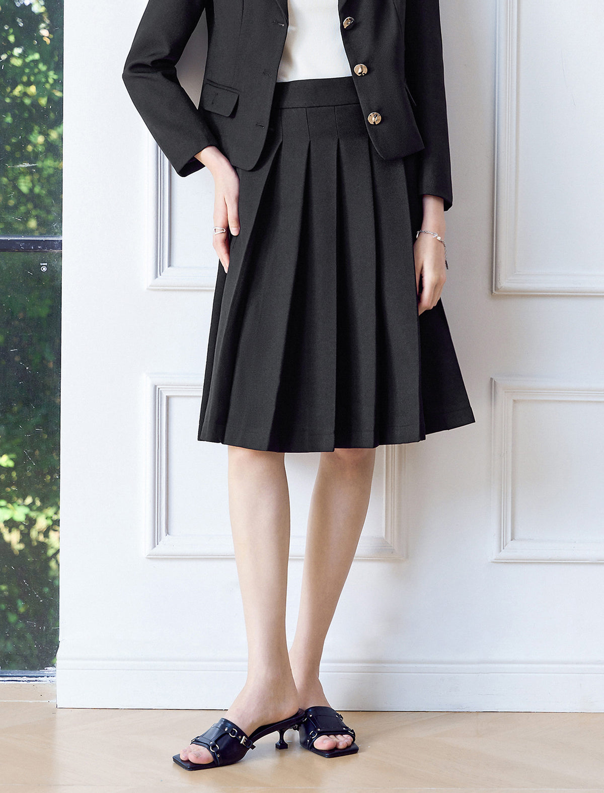 Black Pleated Knee-Length A-Line Skirt