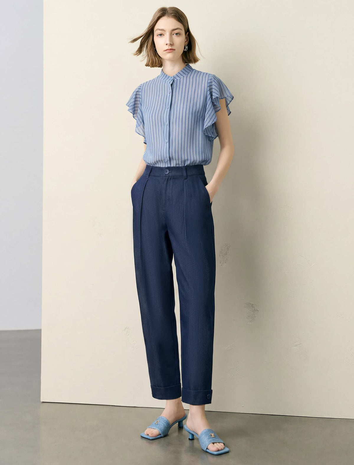 Pleated Balloon Ankle Pants