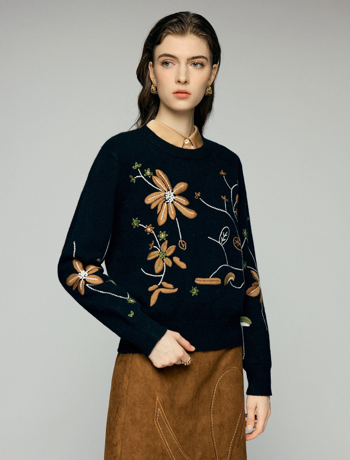 100% Wool Embroidered Floral Crewneck Relaxed Sweater