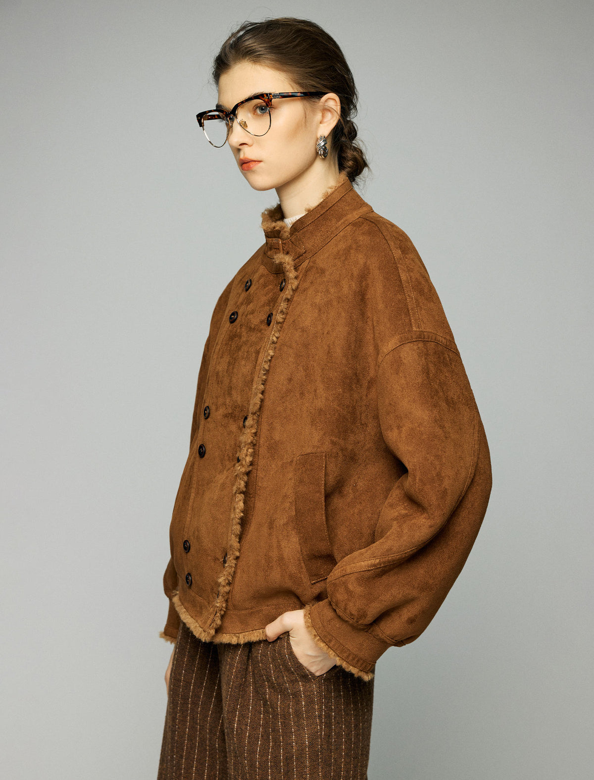 Notched-Lapel Contrast-Trim Button-Front Cropped Jacket