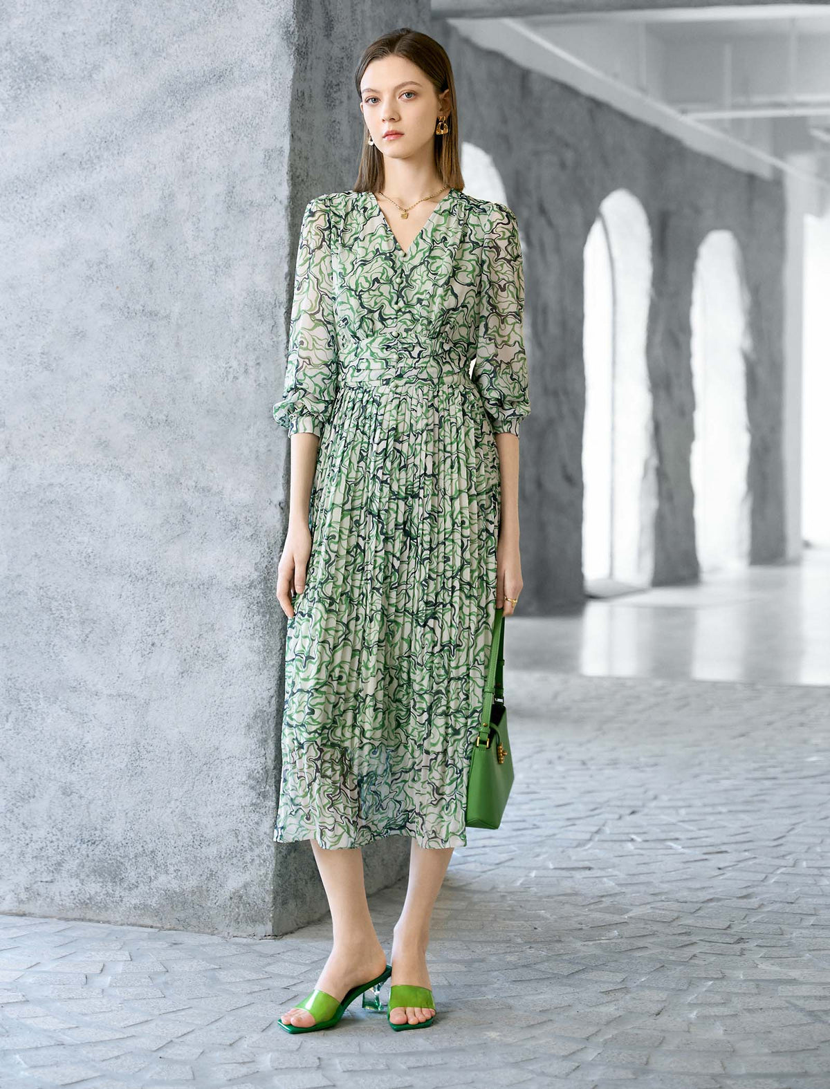 Abstract Print V-Neck Pleated Midi Dress