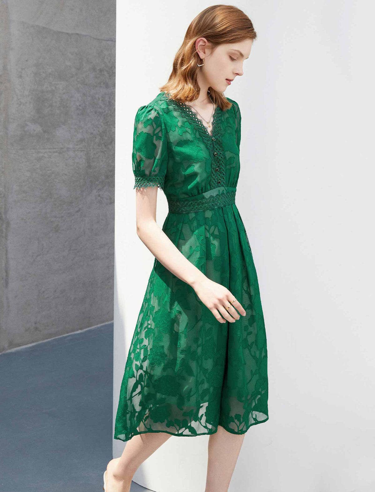 V-Neck Waist-Cinched Short Sleeve Dress