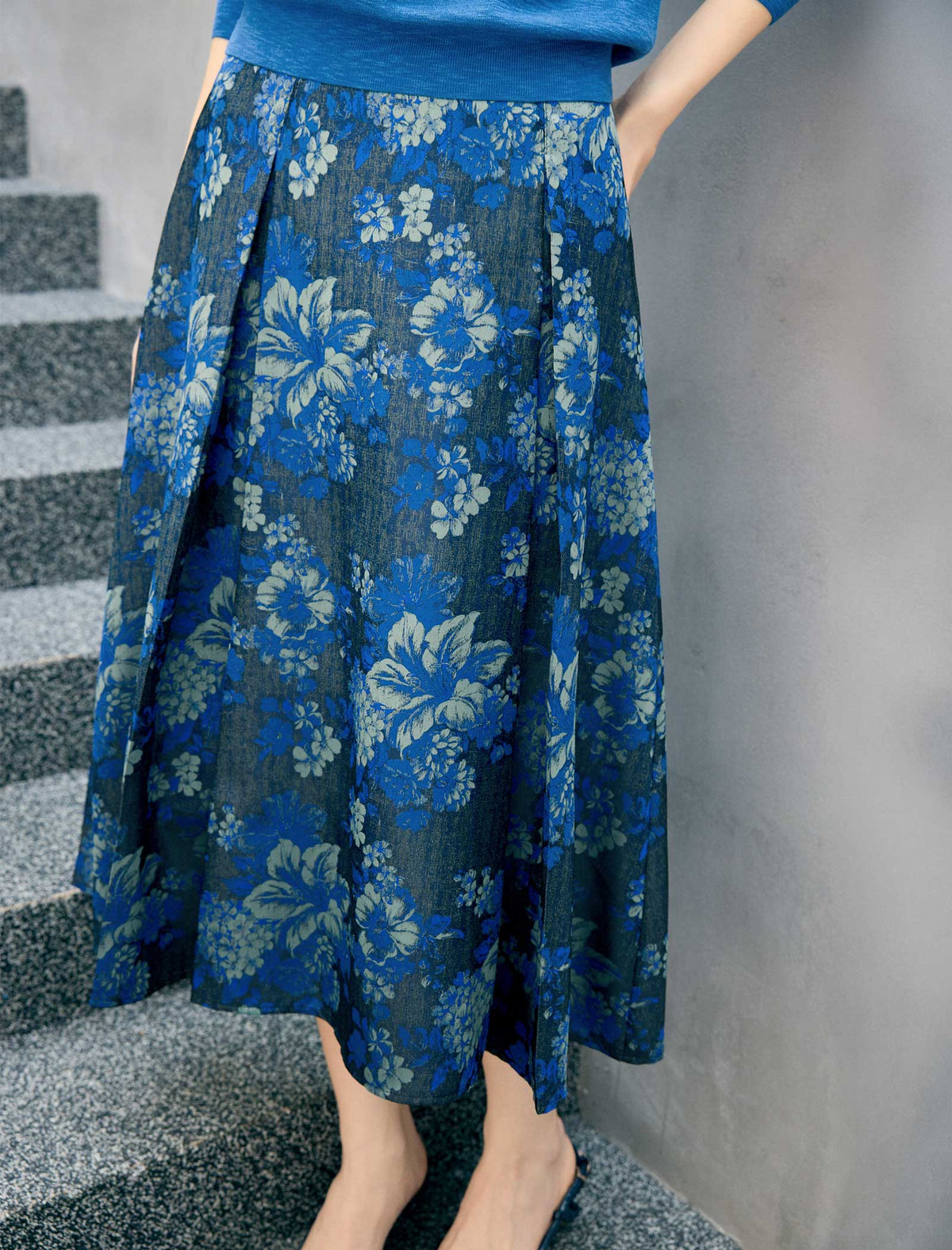Blue Floral Print A-Line Midi Skirt