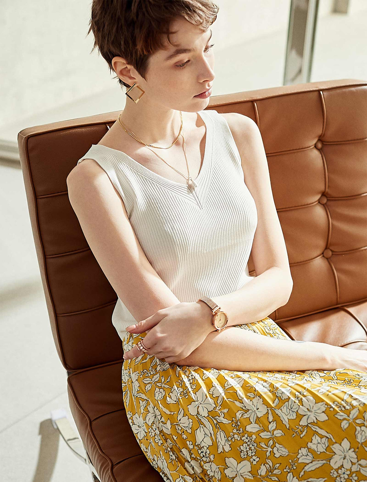 White Ribbed V-Neck Sleeveless Knit Tank Top