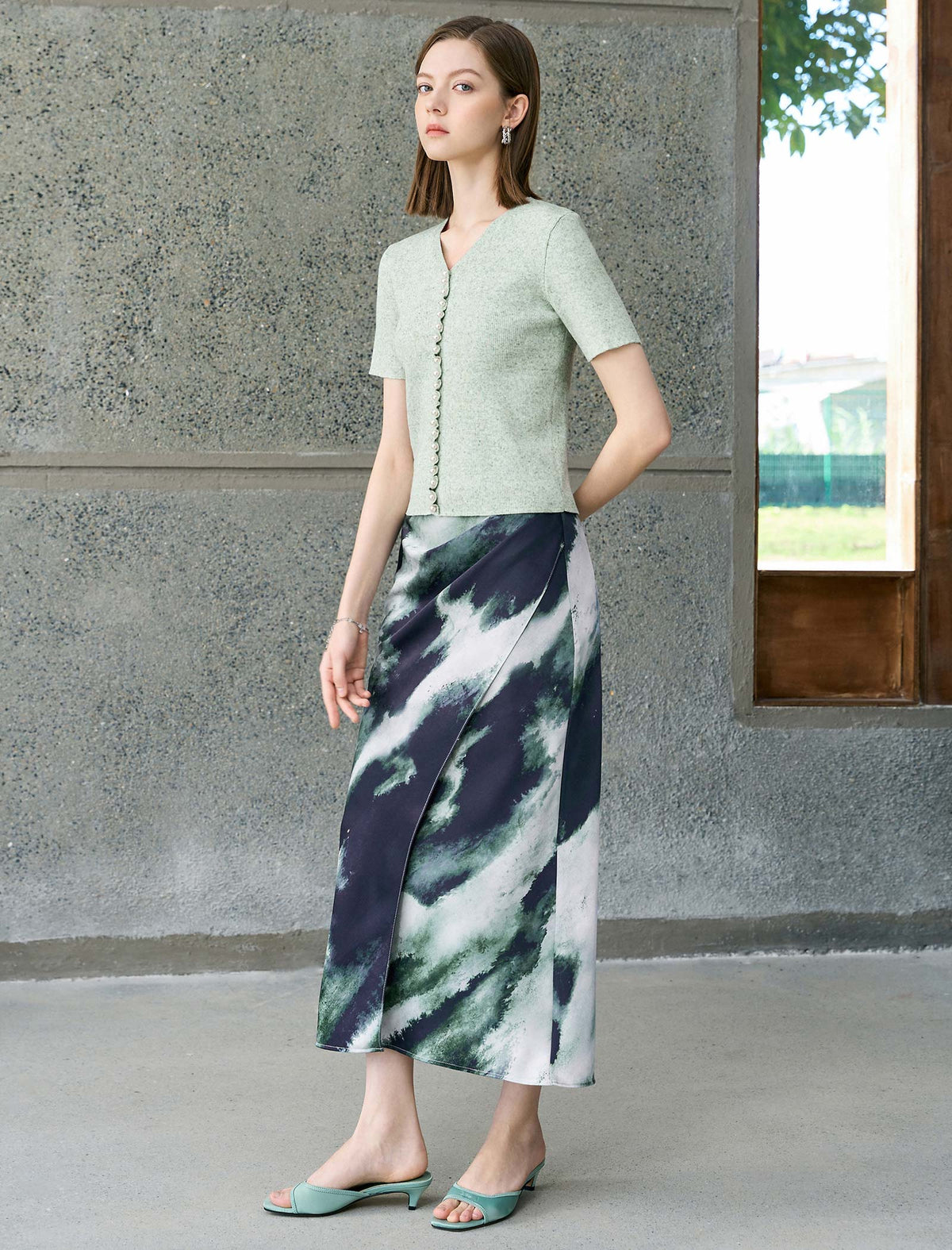 Pearl‑Button Ribbed Knit Short‑Sleeve Top