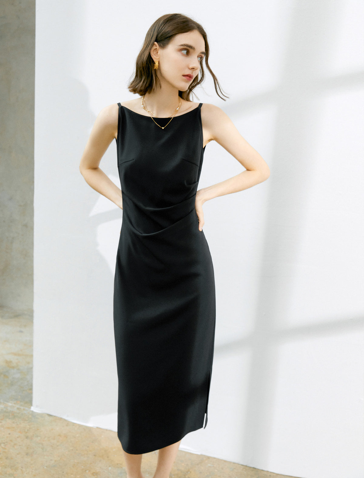 Black Boat Neck Sleeveless Midi Dress