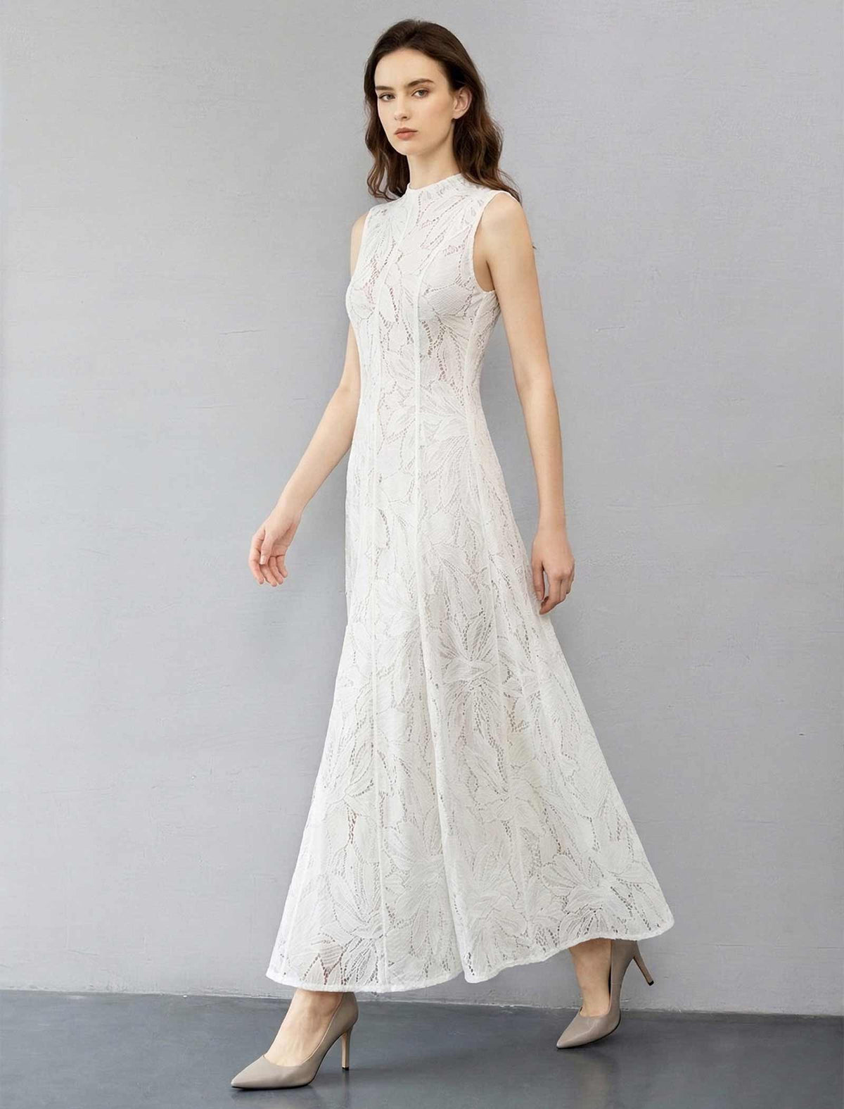Exquisite Floral Lace Sleeveless Gown