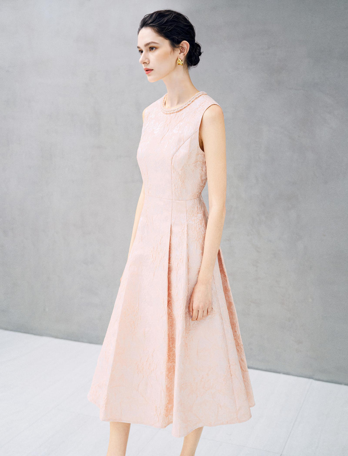 Embossed Jacquard Sleeveless Midi Dress