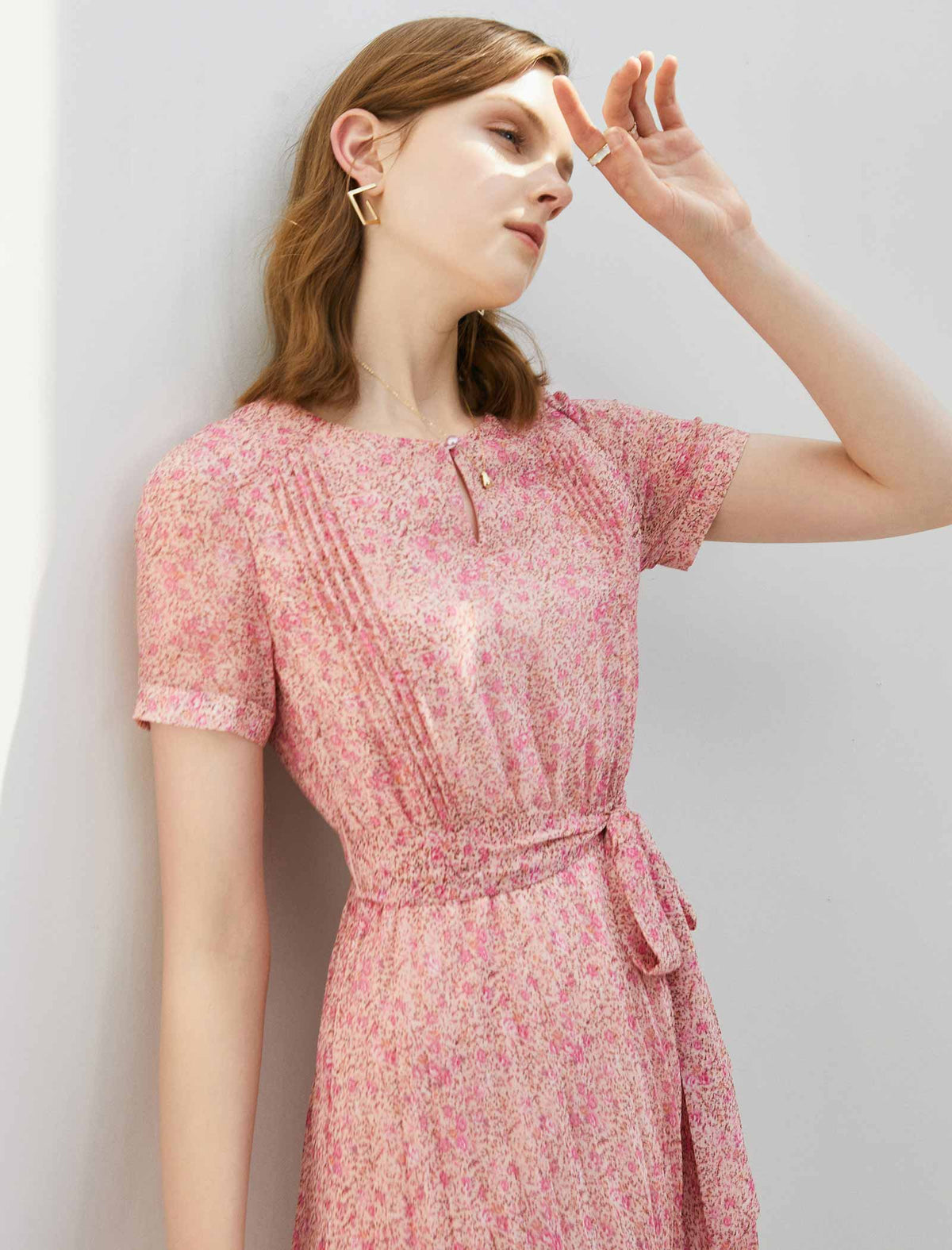 Elegant Short Sleeve Floral Chiffon Pleated Midi Dress
