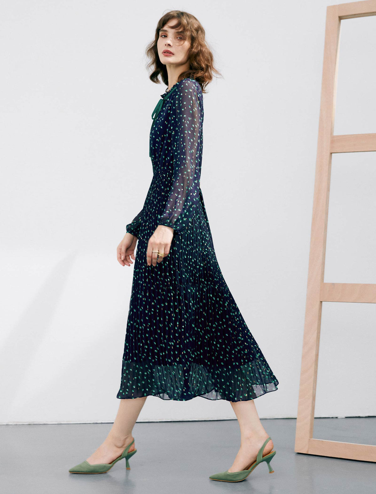 Navy Blue Floral Print Pleated Midi Dress