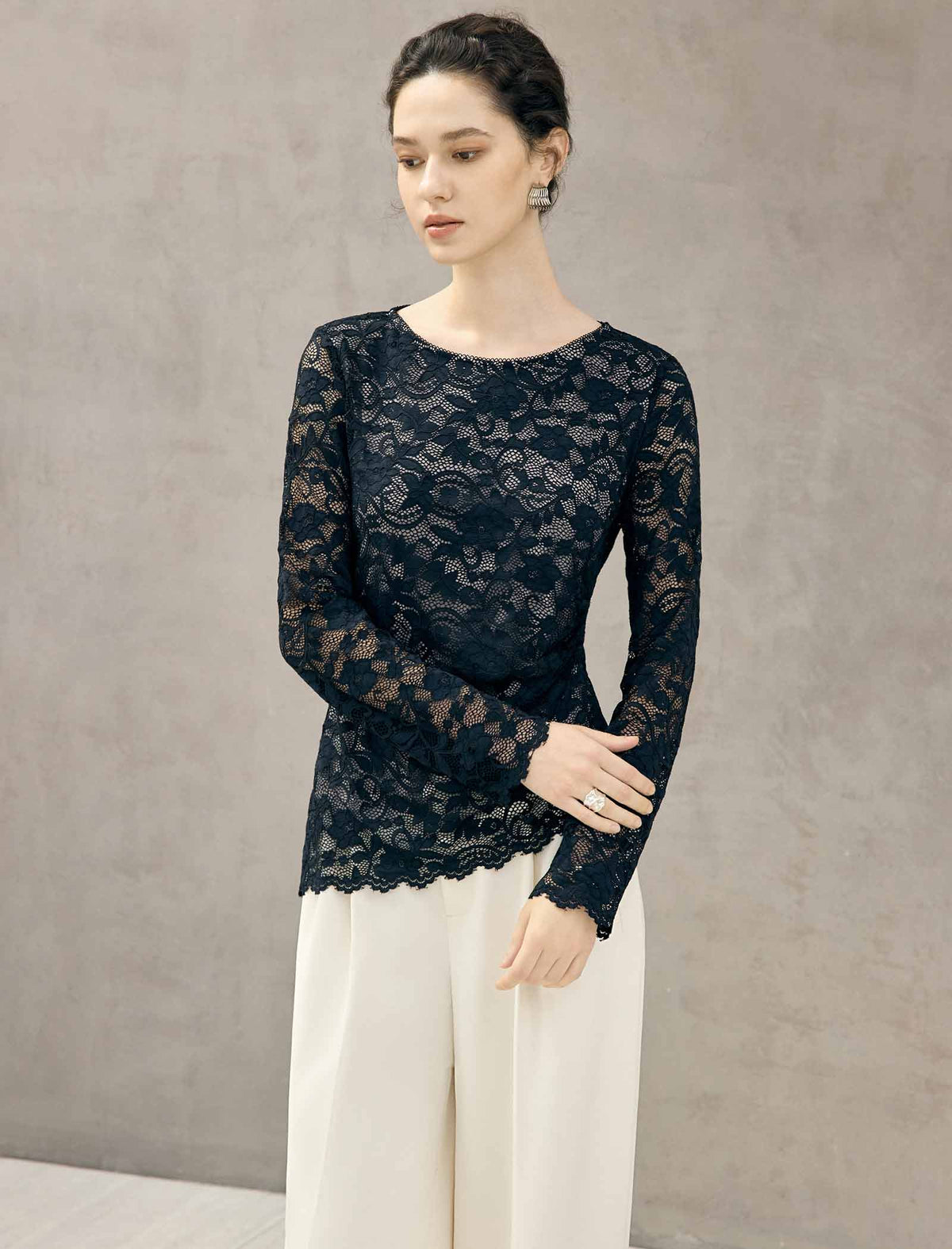 Floral Lace Scalloped Hem Long Sleeve Blouse