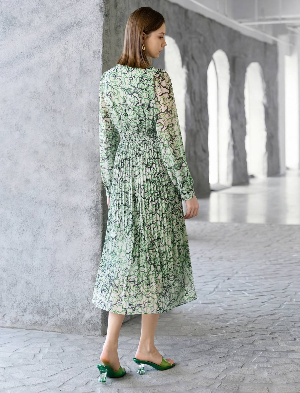 Abstract Print V-Neck Pleated Midi Dress