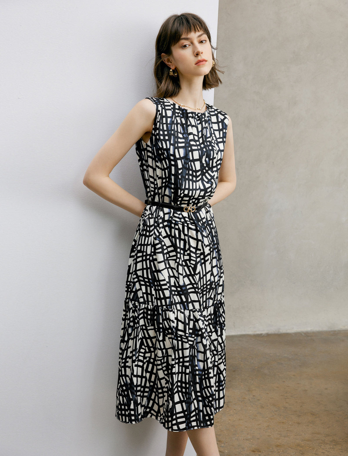 Geometric Print Sleeveless Midi Dress
