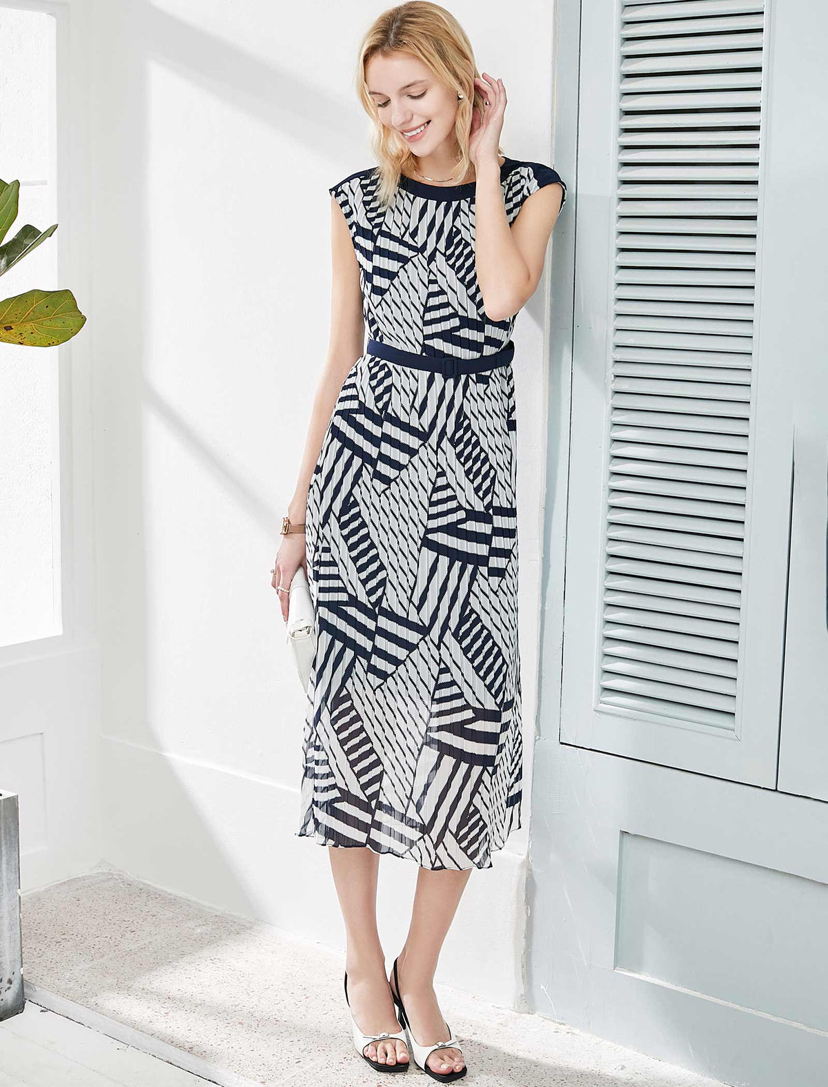 Geometric Print Sleeveless Midi Dress