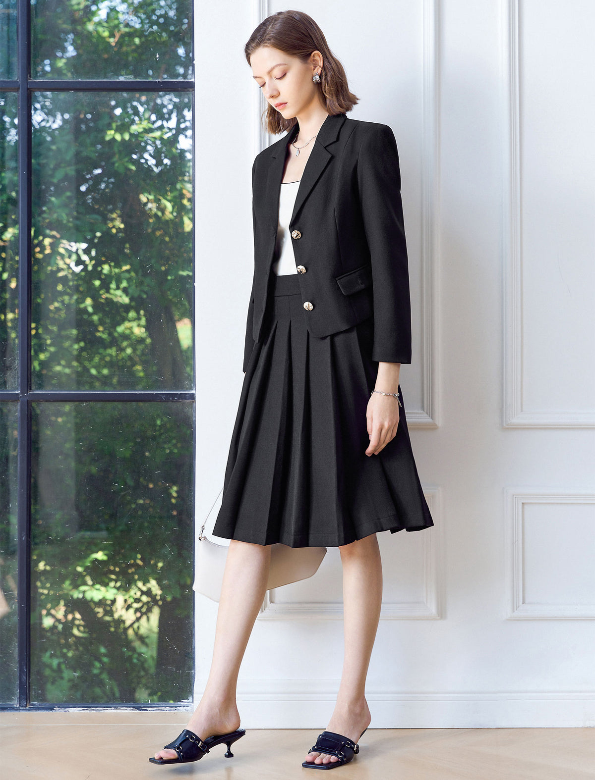 Black Pleated Knee-Length A-Line Skirt