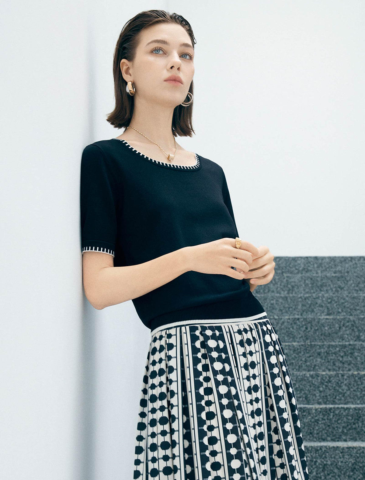 Black Contrast Trim Short Sleeve Knit Top