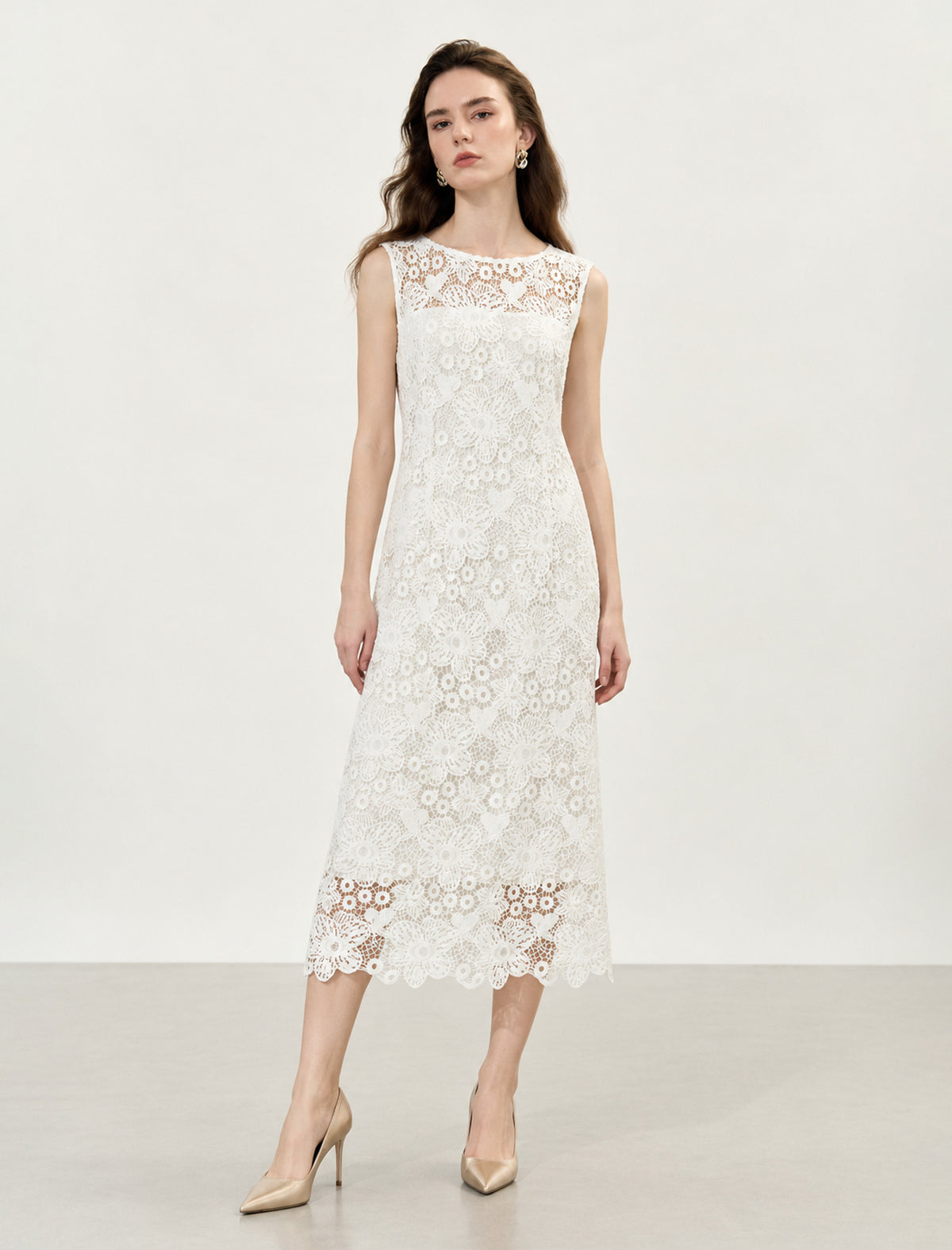 Romantic Embroidered Lace Sleeveless Gown
