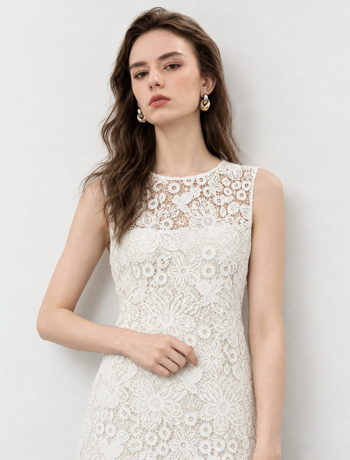 Romantic Embroidered Lace Sleeveless Gown