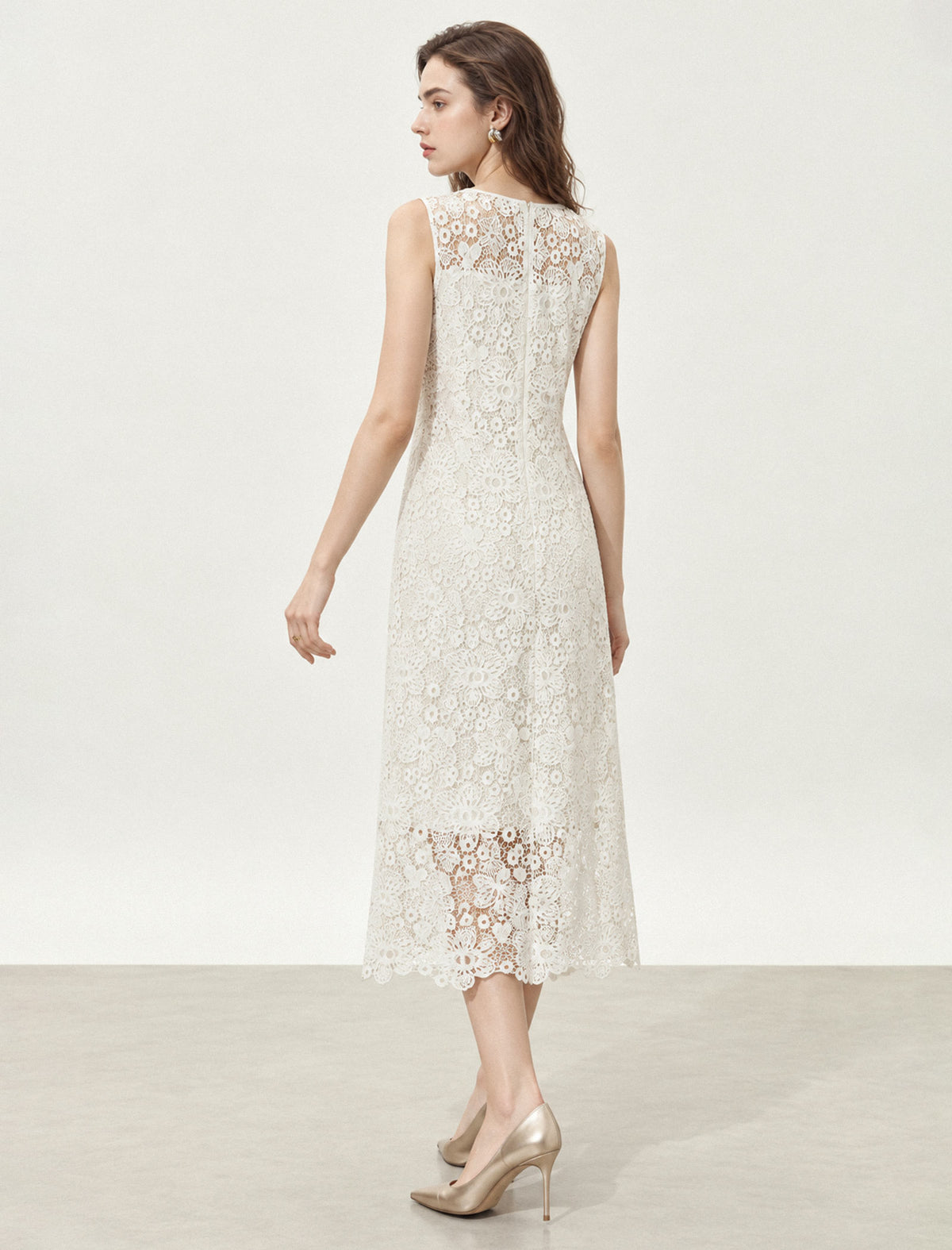 Romantic Embroidered Lace Sleeveless Gown