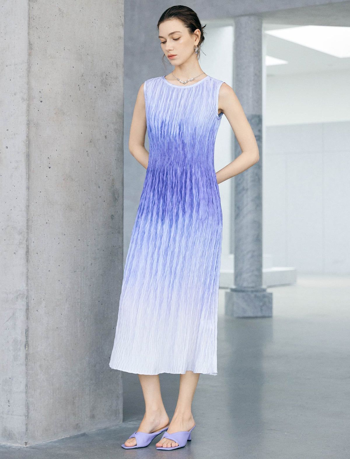 Ombre Crinkle Pleat Sleeveless Midi Dress