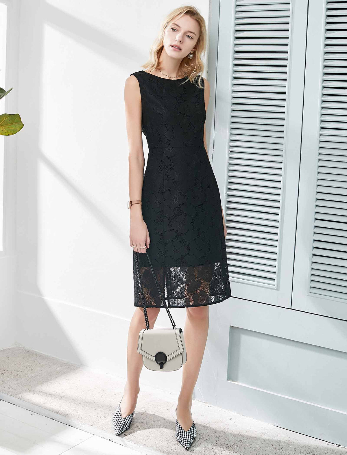 Black Floral Lace Slit Hem Sleeveless Sheath Dress