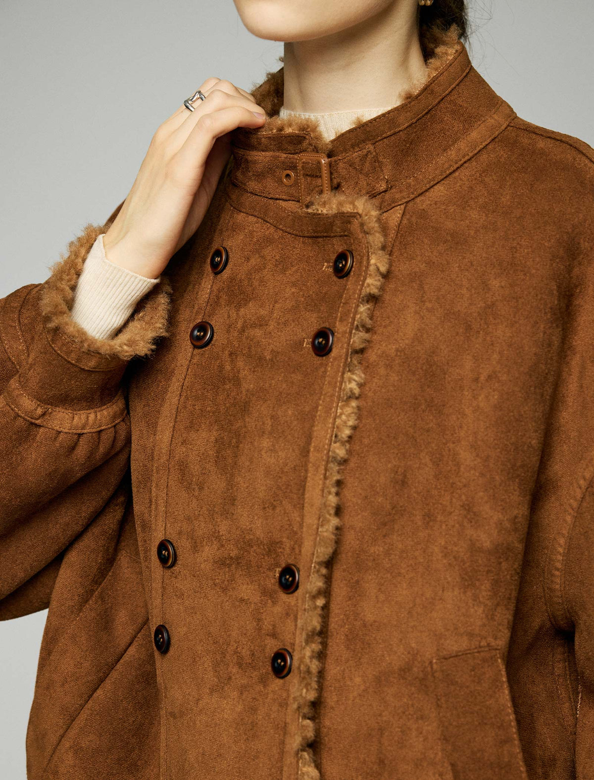 Notched-Lapel Contrast-Trim Button-Front Cropped Jacket
