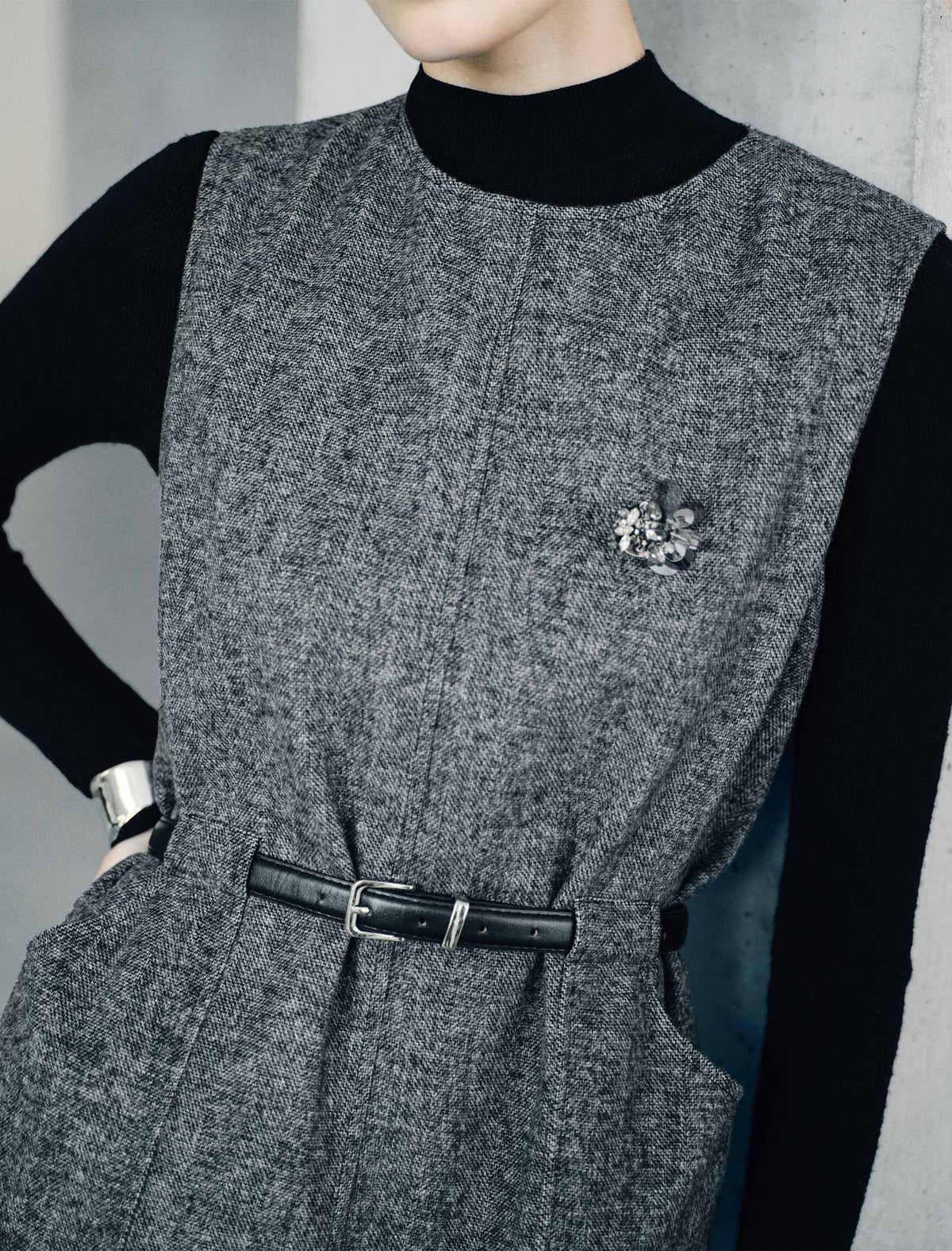 Wool Blend Crewneck Belted Pocket Sleeveless Vest