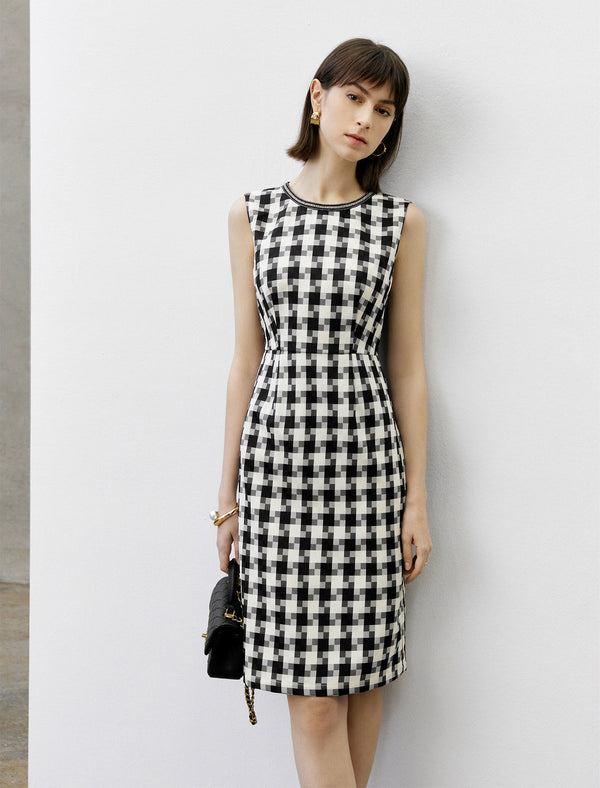 Checkered Sleeveless Sheath Dress