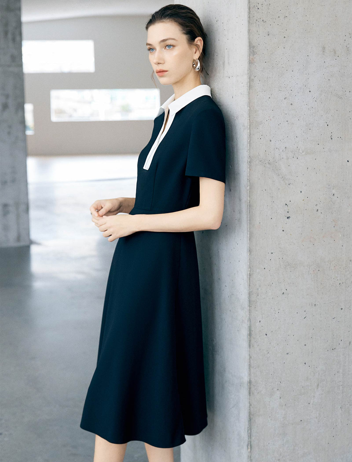 Contrast Collar Zip Front Short Sleeve A-Line Midi Dress