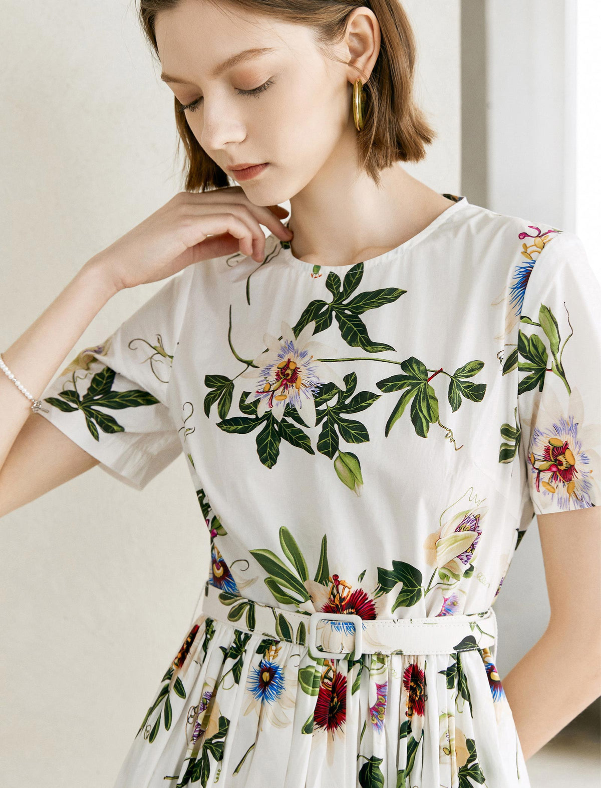 Round Neck Short Sleeve Floral Print Midi Dress
