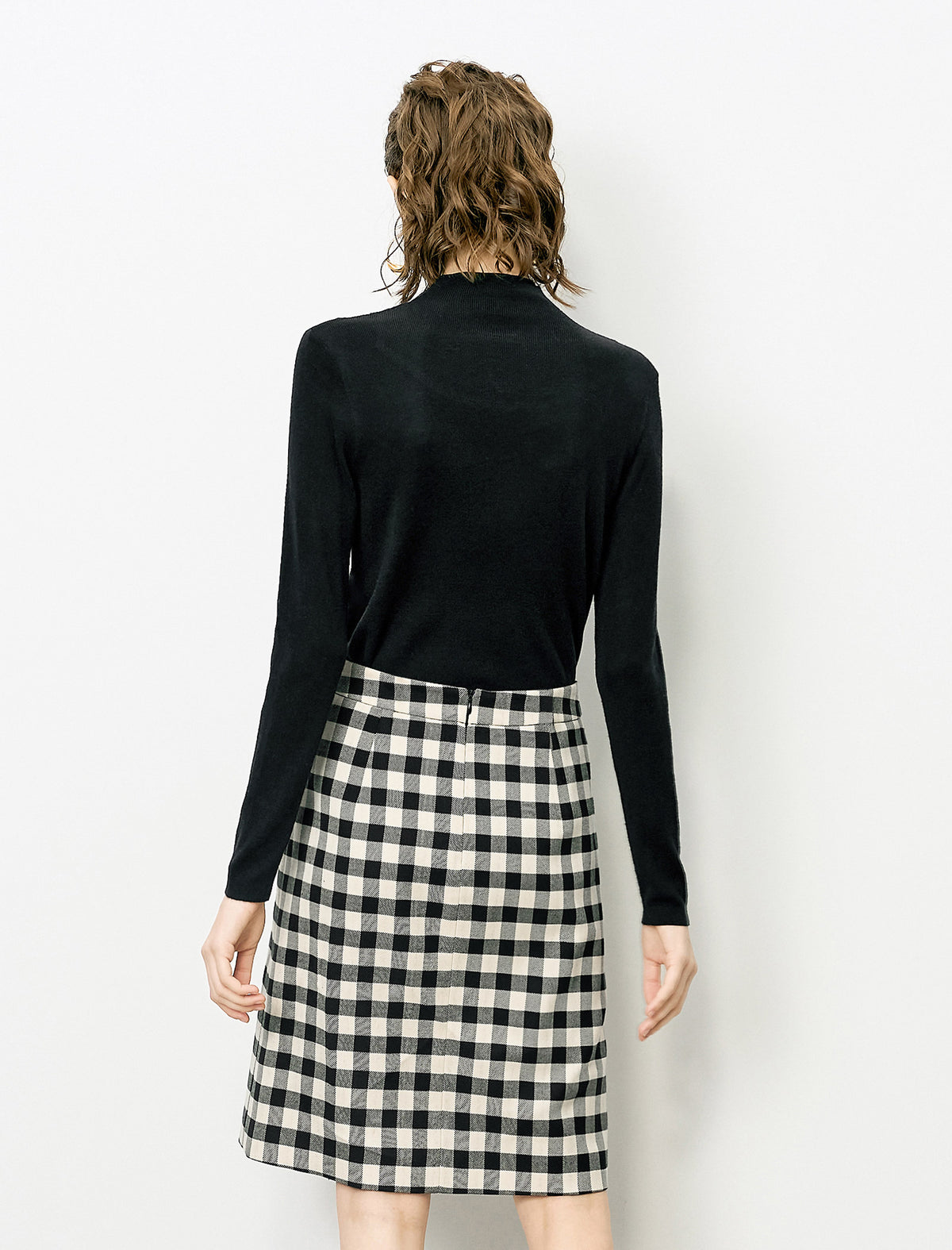 Slim Fit Cutout High Neck Long-Sleeve Knit Top