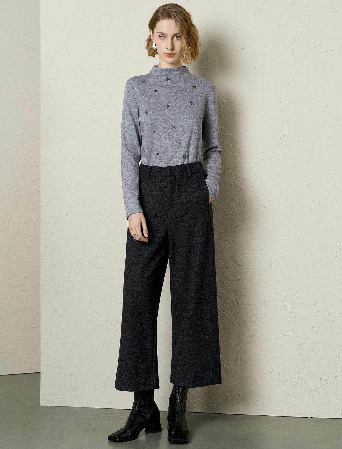 Textured Wide-Leg Cropped Pants