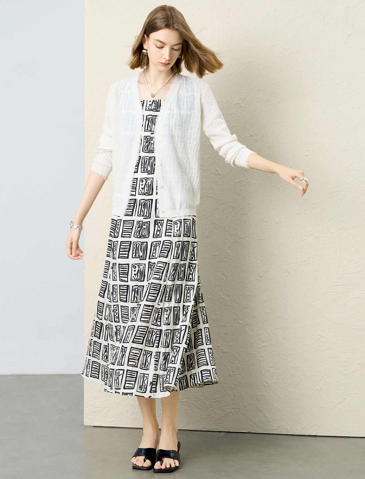 Lightweight Textured Knit V-Neck Cardigan