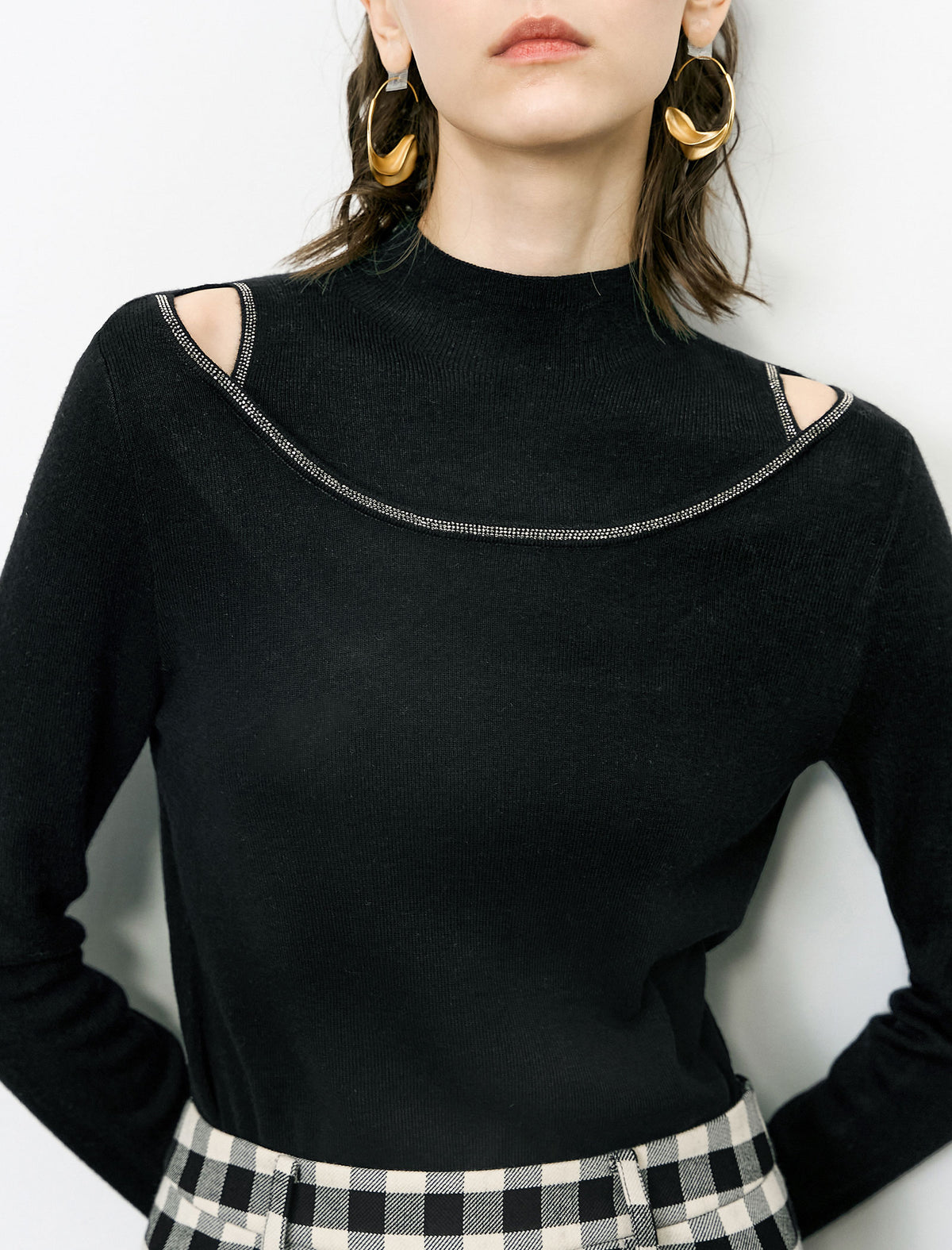 Slim Fit Cutout High Neck Long-Sleeve Knit Top