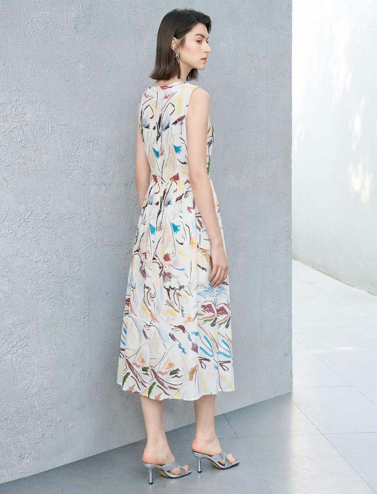 Abstract Art Print Sleeveless Waist-Fitted Mulberry Silk Midi Dress