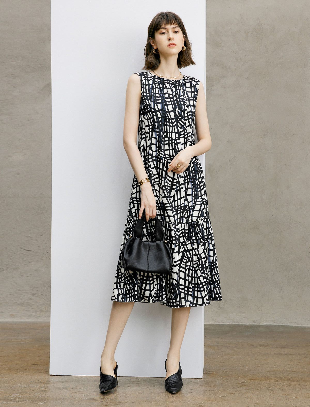 Geometric Print Sleeveless Midi Dress