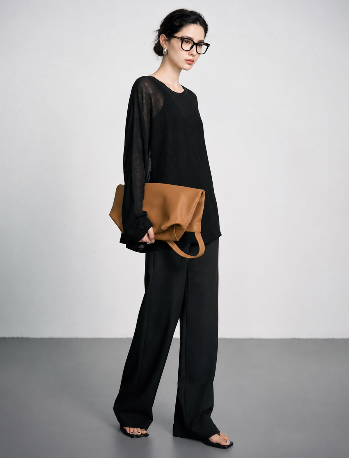 Loose-fitting long-sleeve knit top