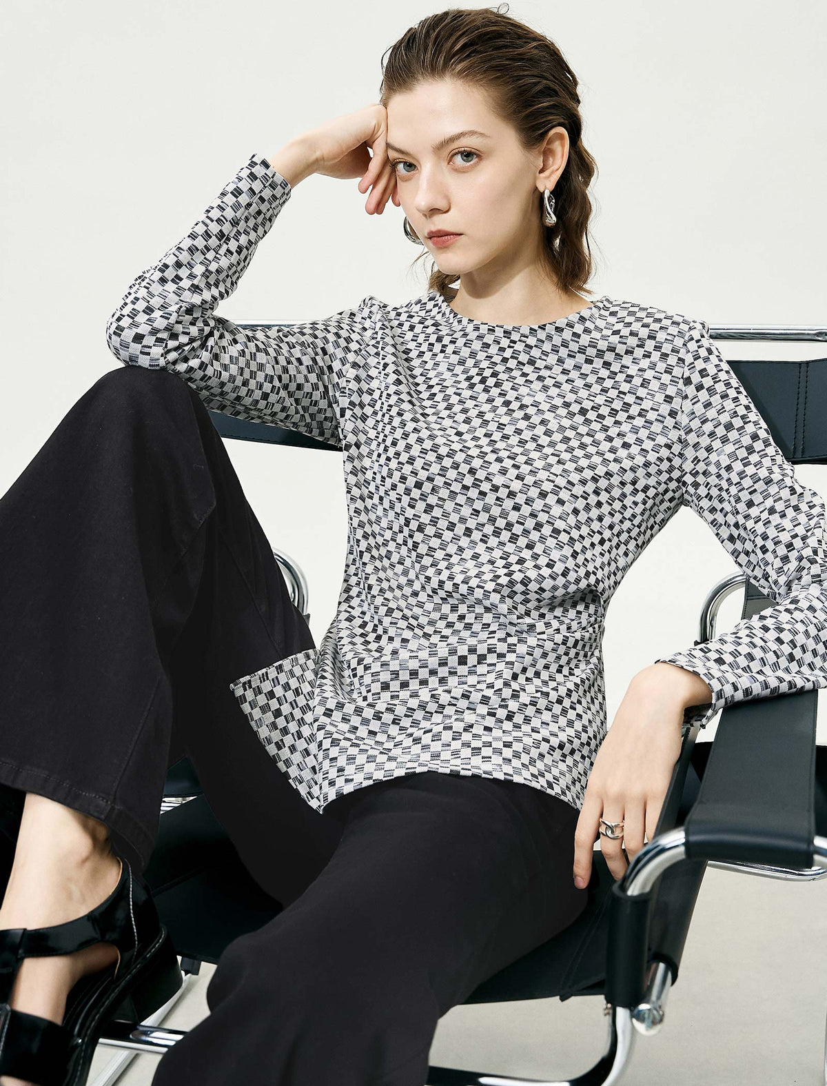 Plaid Black White Slim Fit Knit Top