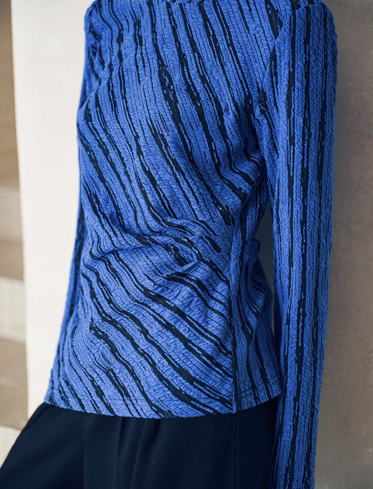 Abstract Diagonal Print Twist Front Long Sleeve Top