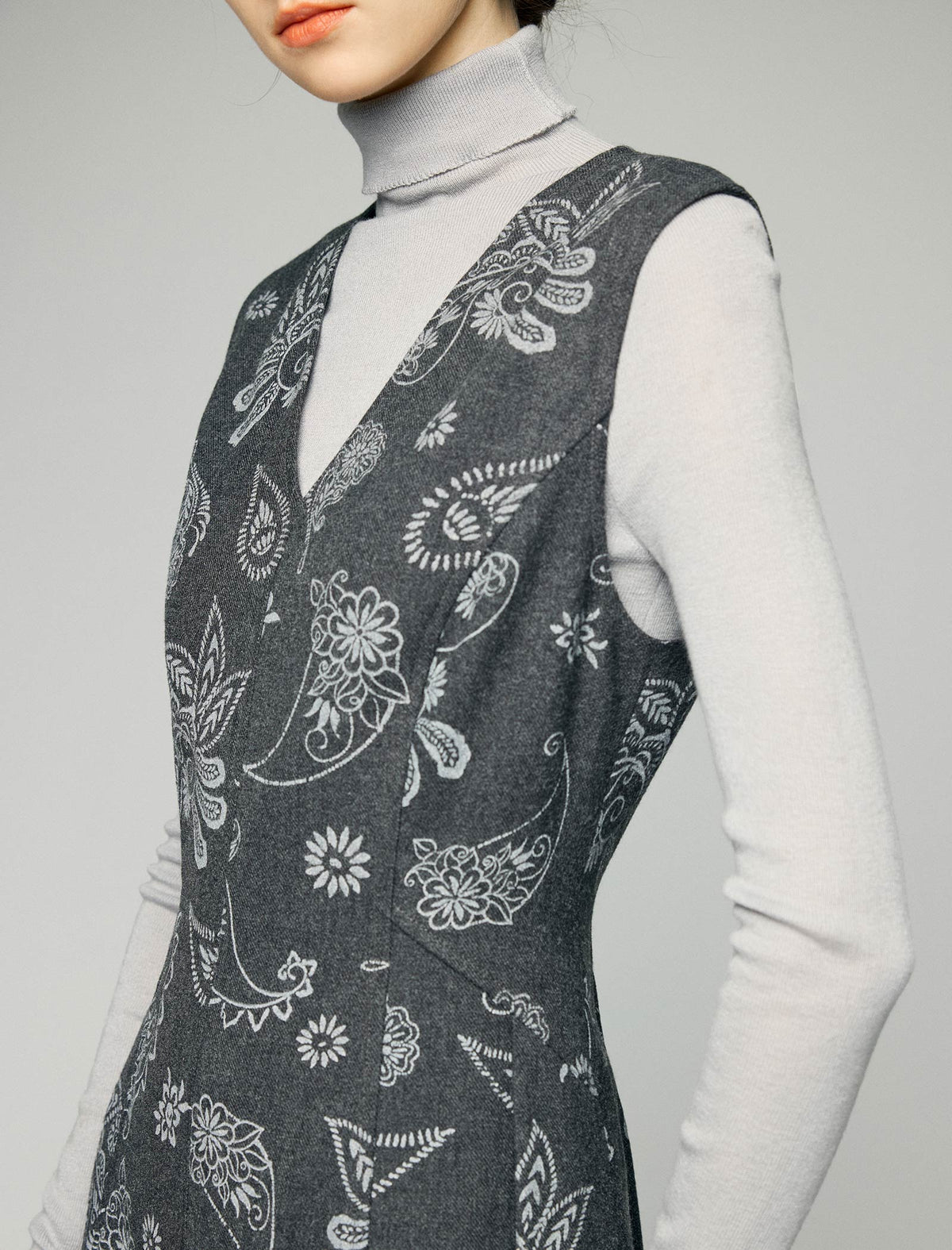 Paisley Print V-Neck Sleeveless Fitted A-Line Midi Dress