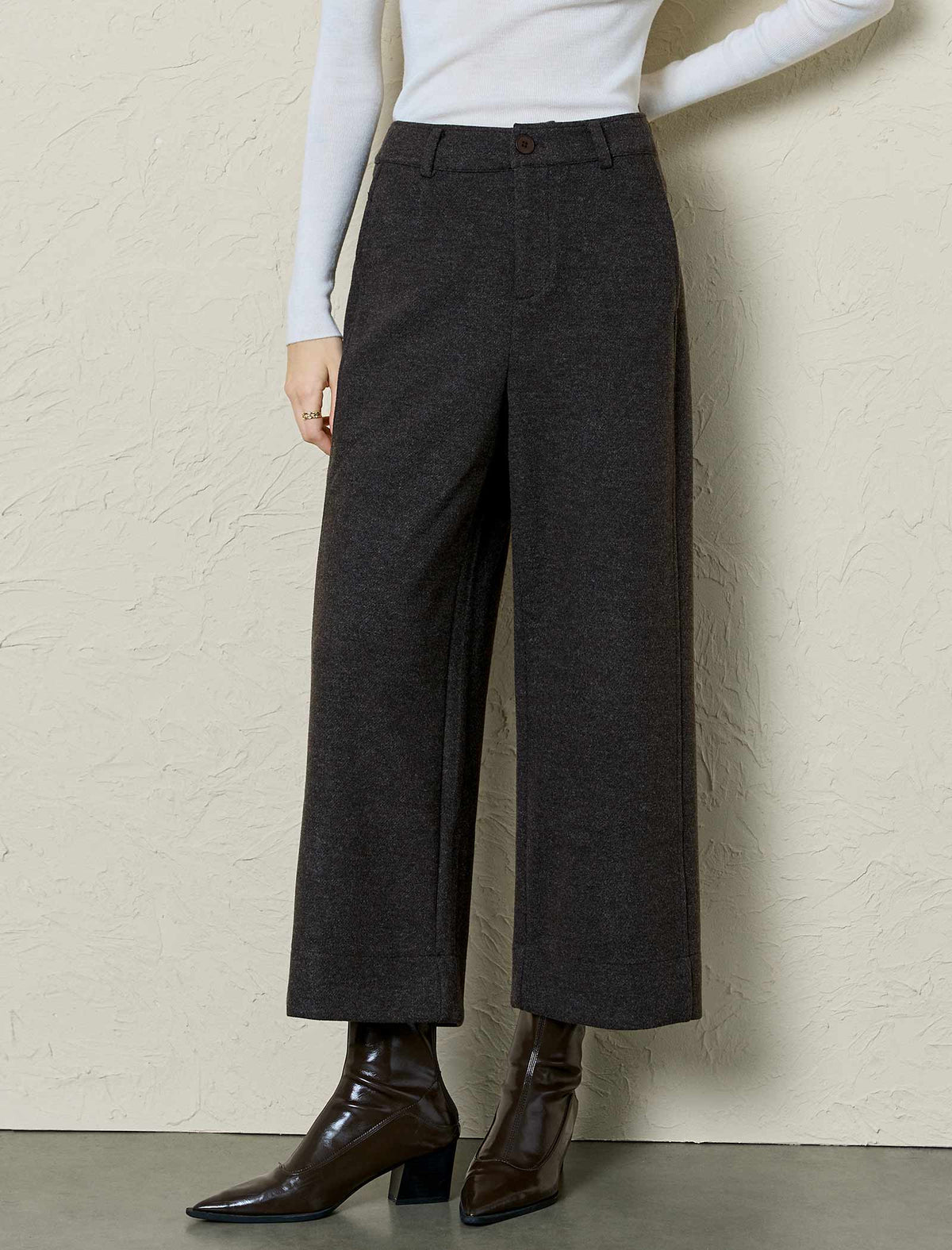 Textured Wide-Leg Cropped Pants