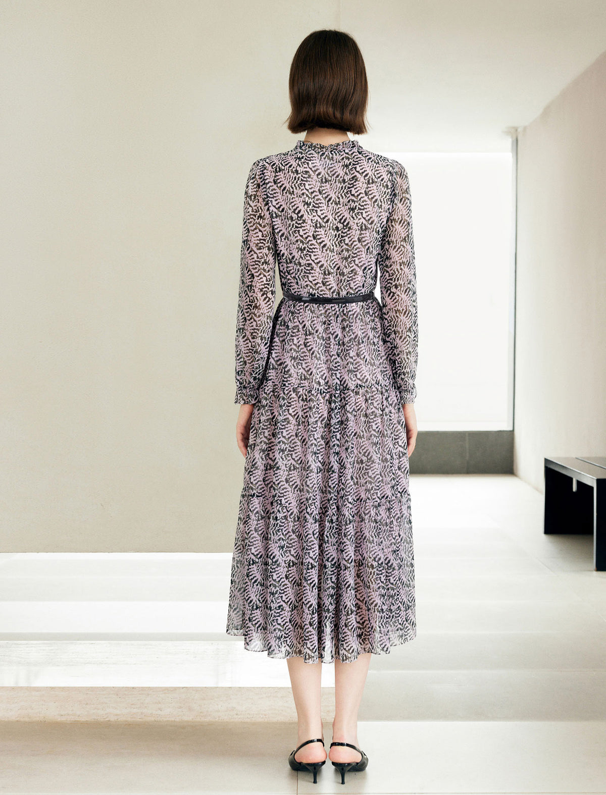 Vintage Floral Print Ruffle Detail Midi Dress