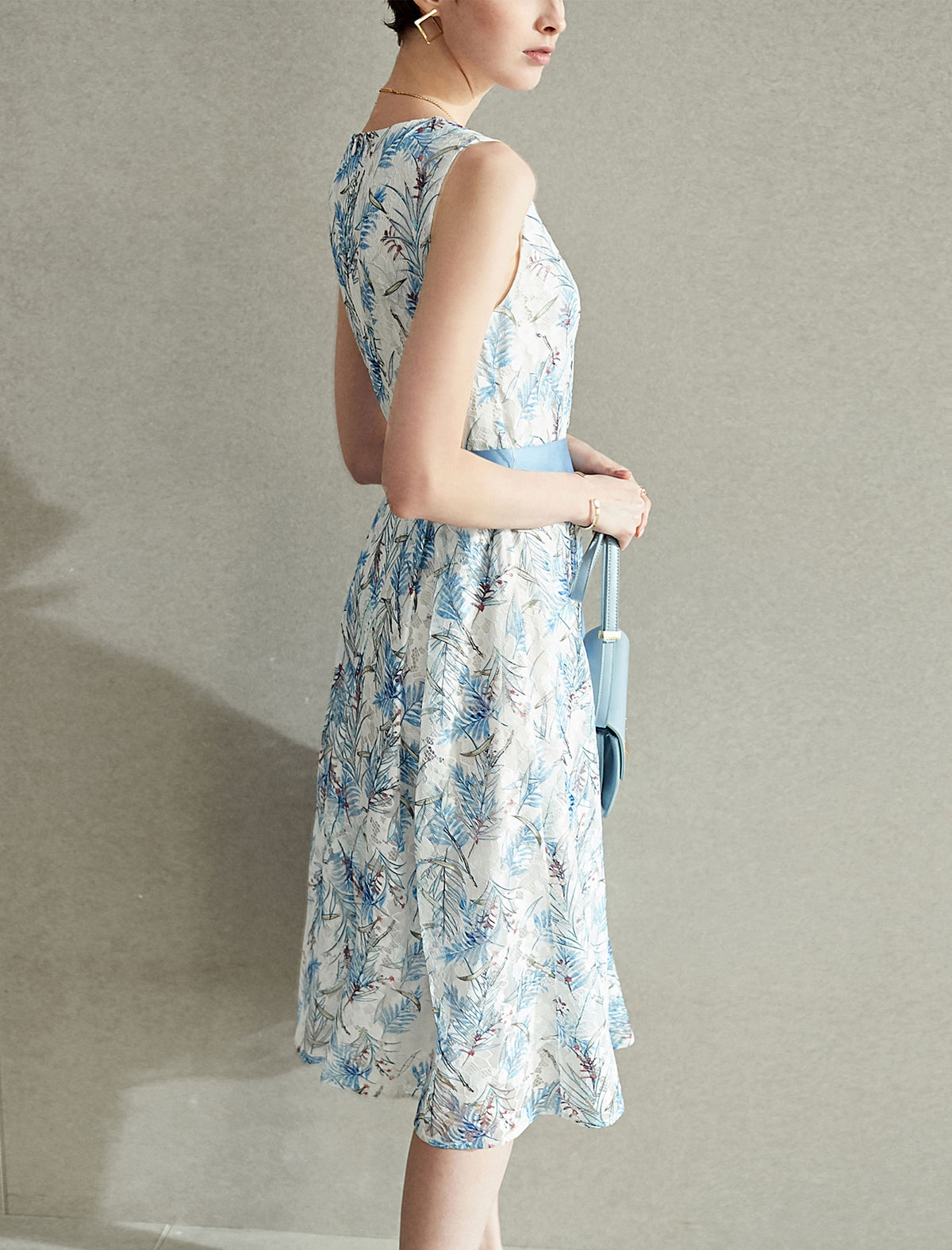 Floral Lace Sleeveless Midi Dress